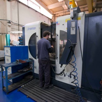 John Ford SV41: Machining center 3 axes milling head with CNC system. Automatic traverses 1050 x 650 x 600 (with A.T.C)
