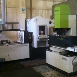 Ona Datic: CNC EDM for 400 x 300 x 300 dimensions. Tank dimensions: 900 x 500 x 300